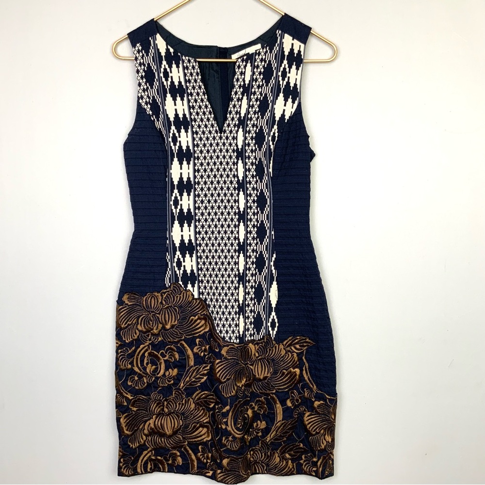 Floreat Anthropologie 0‎ Mika Gold Navy Heavily Embroidered Jacquard Shift Dress